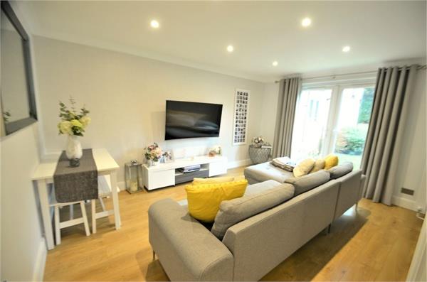 Monarchs Court, Mill Hill, NW7
